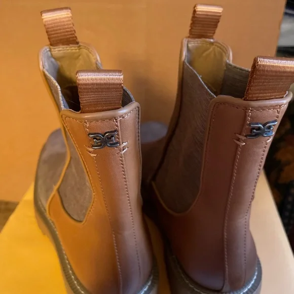 Sam Edelman Laguna Bootie, appear Brand New, 8.5 M
Leather/Manmade - Picture 3 of 11